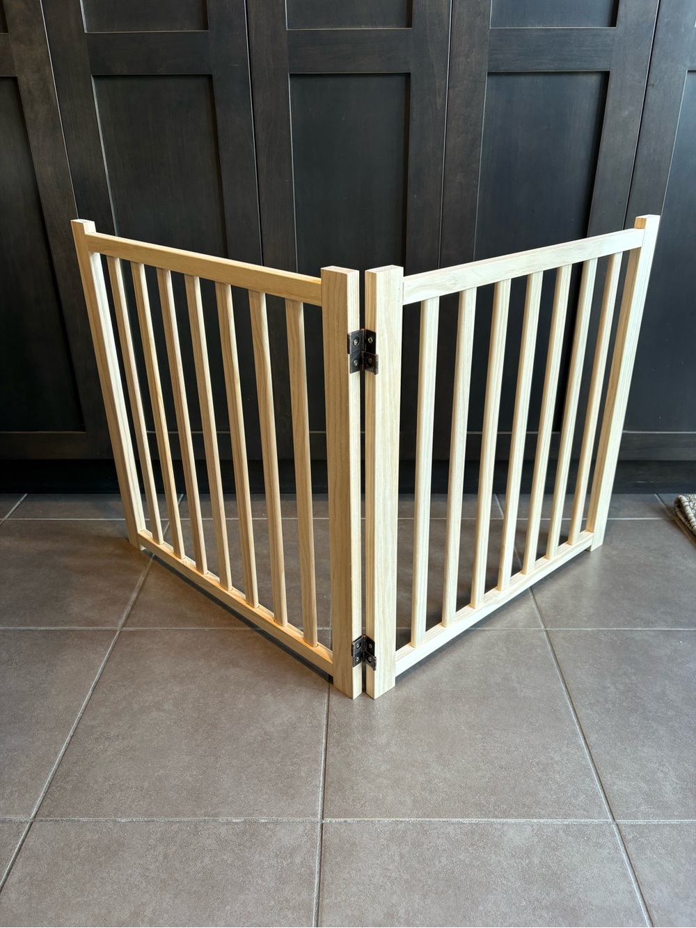 Brand New Wooden Pet Gate – Small/Medium Dogs

Brand new – never used!